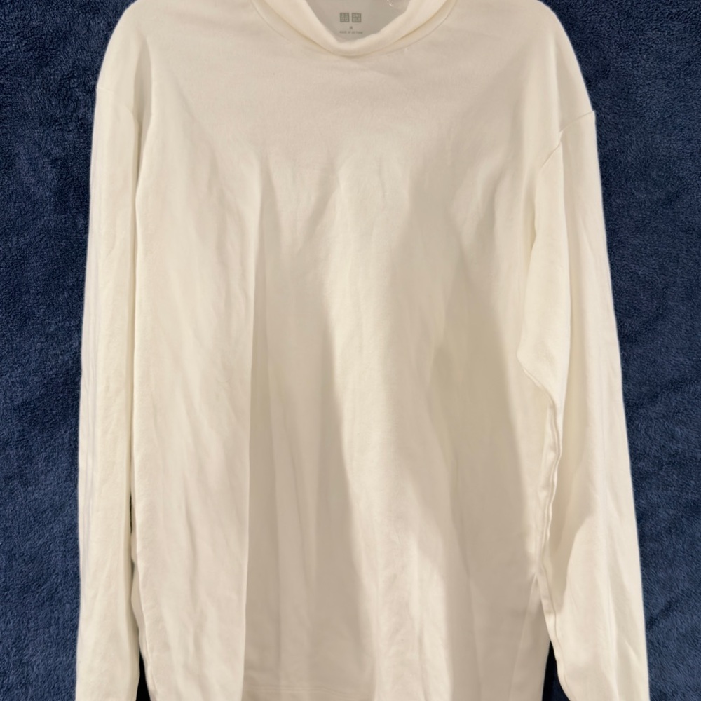 Uniqlo Men's Off-White Long Sleeve Tee